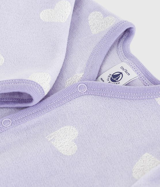 Pyjama met voetjes lila met hartjes