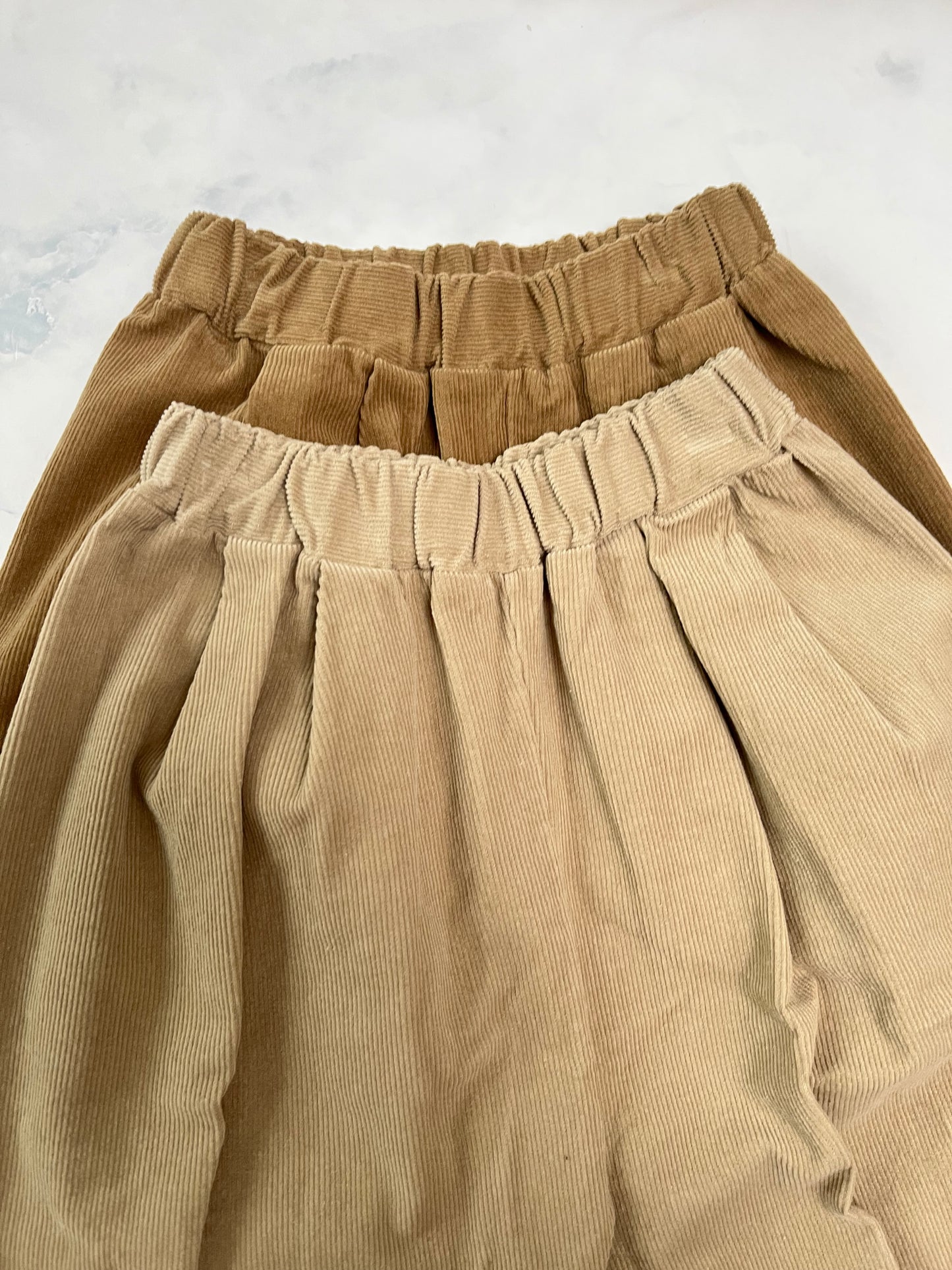 Broek uit ribstof