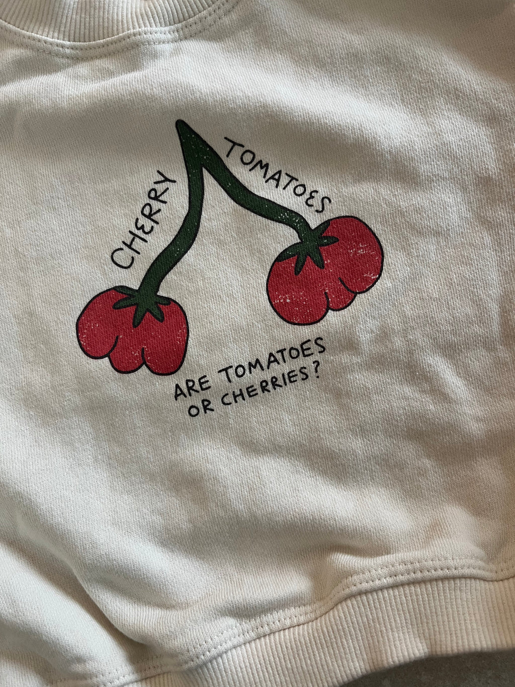 Sweater cherry tomato