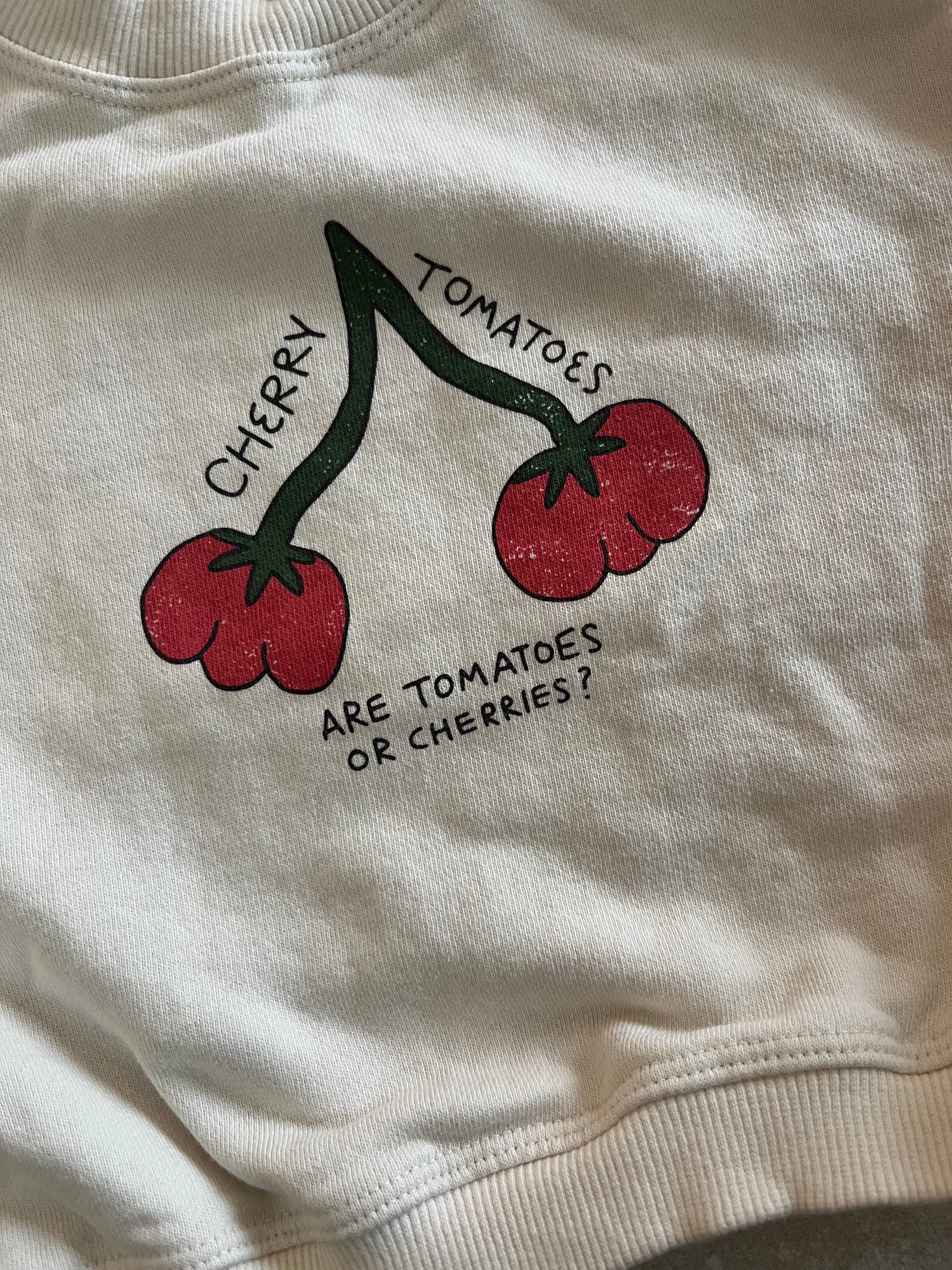 Sweater cherry tomato