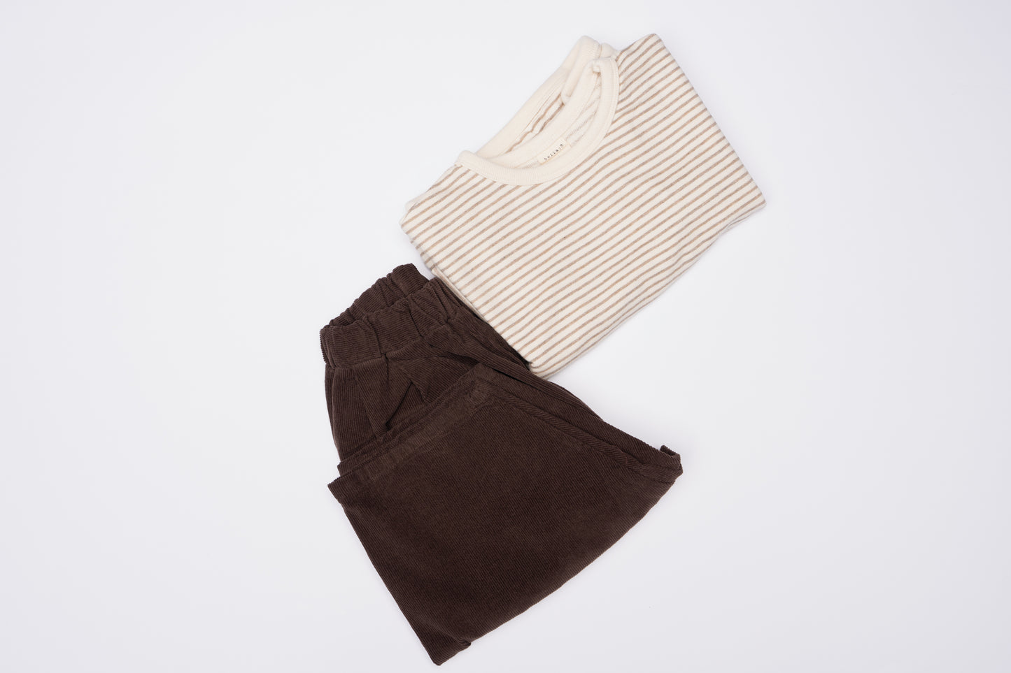 Broek uit ribstof